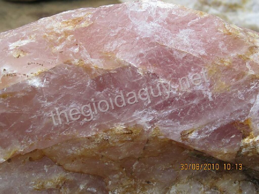 da-thach-anh-hong-thach-anh-hong-rose-quartz