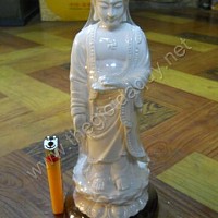 Phật Thích Ca đứng trên đài sen có đế