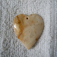 Mặt trái tim đá chalcedony trắng