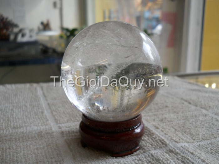 qua-cau-thach-anh-trang-tinh-khiet