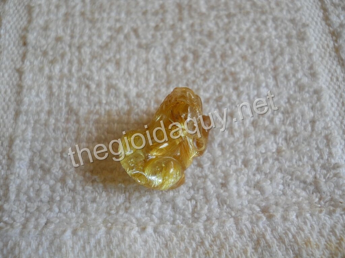 mat-nhan-Ty-huu-thach-anh-toc-vang-18-2
